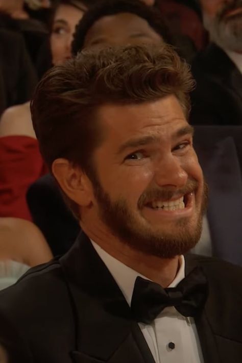 Awkward Smile, Andrew Garfield Funny, Andrew Garfield Smiling, Oscar Meme, Relatable Meme, Martial Arts Movies, Chris Rock, Michelle Yeoh, Jimmy Kimmel