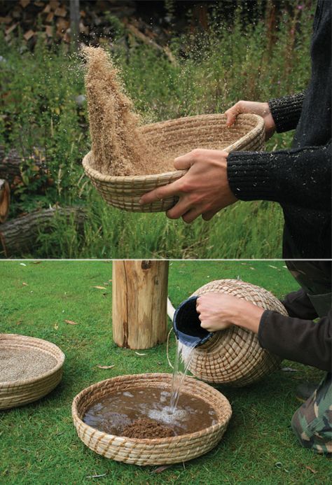 Cattail Basket Weaving, Cattail Basket, Bushcraft Projects, Pine Needle Crafts, Hantverk Diy, Basket Weaving Diy, Basket Weaving Patterns, Basket Weaver, Willow Weaving