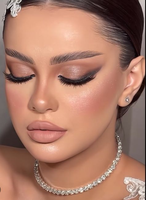 Makeup Goddess, Brides Makeup, 60s Makeup, Natural Glam Makeup, Inspiration Nails, Long Shiny Hair, Glam Bride, Eye Makeup Styles, Pretty Makeup Looks