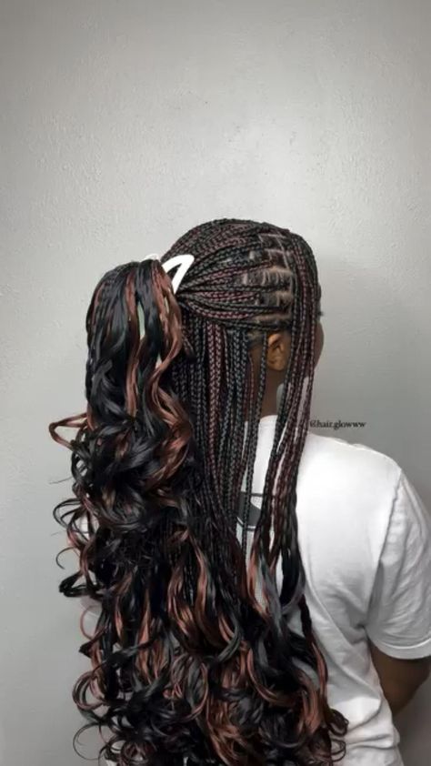 Cute French Curl Braids, Goddess Braids French Curl, French Curls Braids Hairstyles Ideas, Long Braid Ideas, Medium French Curl Braids, Long Twist Braids Hairstyles, French Curl Knotless Braids, Coquette Braids, Braids French Curls