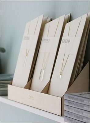 Simple Jewelry Packaging, Pack An Order With Me Jewellery, Necklace Packing Ideas, Jewellery Cards Packaging, Earring Packaging Diy, Diy Jewellery Packaging, Jewelry Selling Display, Jewellery Packing Ideas, Diy Necklace Packaging