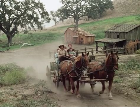 Michael Landon, Walnut Grove, Little House On The Prairie, Laura Ingalls Wilder, Light Wave, Beautiful Doors, Classic Tv, Classic Books, Little House