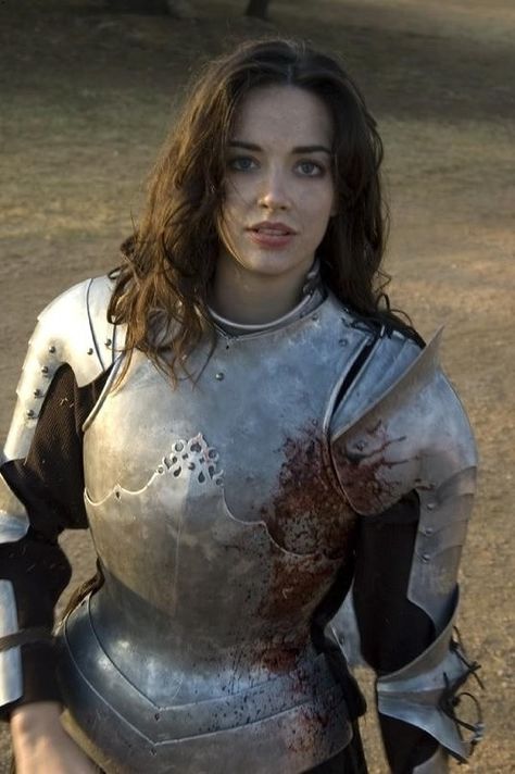 Women In Armor, Female Armour, Lady Knight, Medieval Woman, Knight Costume, Female Armor, Pictures Of Women, Female Knight, Knight In Shining Armor