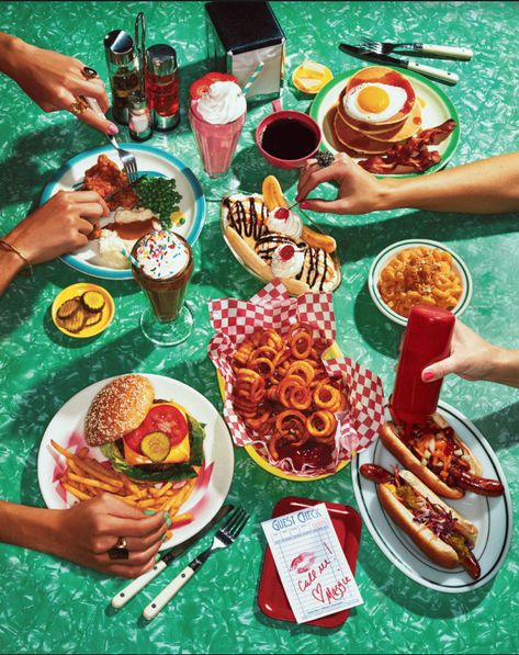 Product Still Life, Casa Halloween, Food Photoshoot, Diner Recipes, Photo Food, American Diner, Food Drink Photography, Food Product, Food Photographer