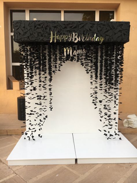 Photo Backdrop Black And White, Black And White Stage Decor, Black And White Photo Backdrop, Gold And White Backdrop, Photozone Ideas, Luxury Backdrop, Black And White Backdrop, Party Photo Frame, Boho Backdrop