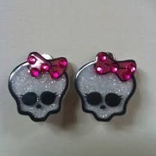 Claire's merchandise | Monster High Wiki | Fandom Line Makeup, Monster High Wiki, Monster Skull, Draculaura Aesthetic, Y2k Accessories, Scene Kids, Funky Jewelry, Skull Earrings, Monster High Dolls