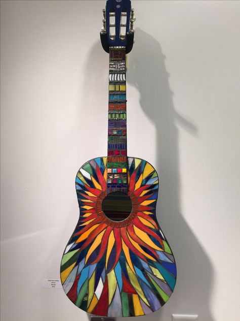 Another stained glass mosaic on an old guitar. Guitar Mosaic Ideas, Old Guitar Ideas, Mosaic Guitar Ideas, Guitar Mosaic, Stained Glass Guitar, Guitar Art Project, Guitar Painted, Mosaic Guitar, Glass Guitar