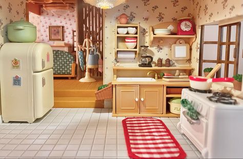 Calico Critters Kitchen, Calico Critter Furniture, Calico Critters Aesthetic House, Sylvanian Families Kitchen, Sylvanian Family House, Craftsman Dollhouse, Calico Critters House, Sylvanian Families Furniture, Sylvanian Families House