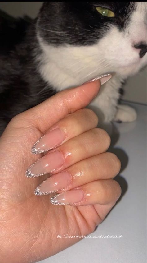 Party Almond Nails, Prom Nails French Tip Almond, Baddie Birthday Nails Almond, Masquerade Ball Nail Ideas, Almond Nails Designs Birthday, Short Baddie Almond Nails, Diamond Almond Nails, Birthday Nail Inspo Almond, Almond Nails French Tip Color