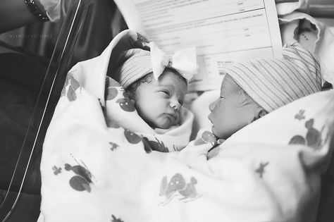 ©Lindsey Scholz Photography Birth Photography Birth Photography Homebirth, Labor Pictures, Birth Photography Tips, Birth Photography Hospital, Hospital Pics, Twin Photography, Hospital Pictures, Birth Photos, Water Birth