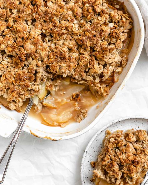 Easy Pear Crisp, Asian Pear Recipes, Pear Crumble Recipe, Apple Crisp With Oatmeal, Oat Crumble Topping, Pear Crisp, Pear Crumble, Canned Pears, Pear Dessert