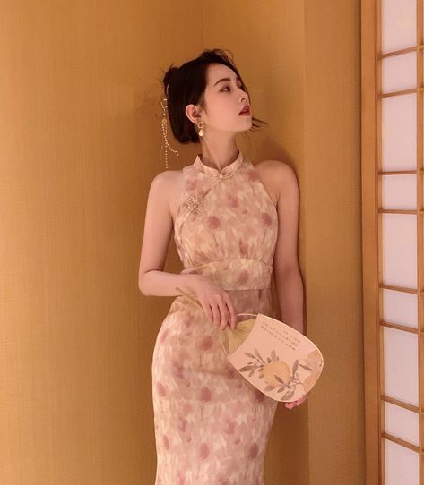 Qipao Dress Modern Chinese Style, Qipao Sleeveless, Cheongsam Sleeveless, Pink Qipao, Qipao Dress Modern, Qipao Dress Traditional, Pink Cheongsam, Chinese Dress Modern, Modern Chinese Dress