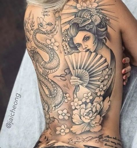 Back Tattoo Women Full, Woman With Tattoos, Girl Back Tattoos, Geisha Tattoo, Back Piece Tattoo, Full Back Tattoos, Tattoed Women, Tattoo Feminina, Back Tattoo Women