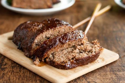 Gluten Free Teriyaki Meatloaf makes great leftovers for the next day. If there are any to be had! Teriyaki Meatloaf, Moist Meatloaf Recipes, Gluten Free Teriyaki, Gluten Free Teriyaki Sauce, Gluten Free Food Recipes, Moist Meatloaf, Gluten Free Bread Crumbs, Recipes Ground Beef, Meatloaf Recipe