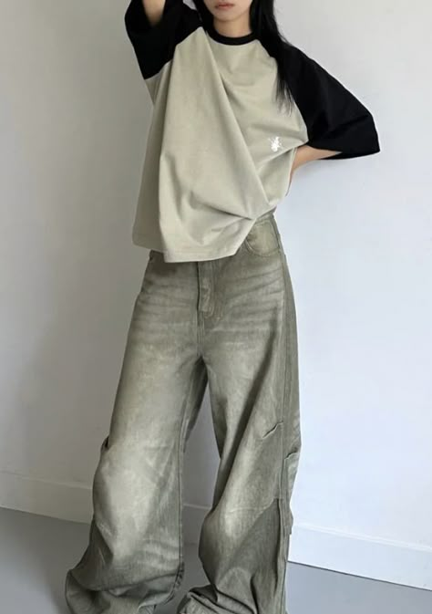 Baggy Korean Fashion, Groovy Outfits, Stylish Images, Stile Hijab, Baggy Clothes, Tomboy Outfits, Tomboy Style Outfits, Easy Trendy Outfits, Baggy Pants