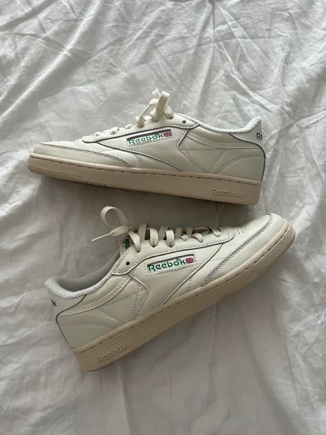 Reebok Off White Club C 85 Vintage Shoes, Club C 85 Vintage Shoes Outfit, Cream Colored Sneakers, White Vintage Sneakers, C 85 Reebok Outfit, Rebook Club C 85 Vintage Outfit Ideas, Rebox Shoes Women Outfit, Rebock Shoe Outfit Women, Rebook Shoes Outfits