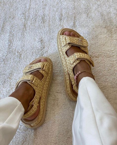 Dad Sandals Outfit, Chanel Outfit Aesthetic, Sandals Outfit Casual, Sandals Aesthetic, Dad Sandals, Chanel Outfit, Sandals Outfit, Chanel Sandals, Shoe Inspo