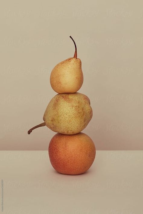 Beige Fruit Aesthetic, Pear Fruit Photography, Pear Aesthetic, Pears Photography, Fruits On Table, Fruit On Table, Beige Photography, Photography Food Art, Fruits Photography