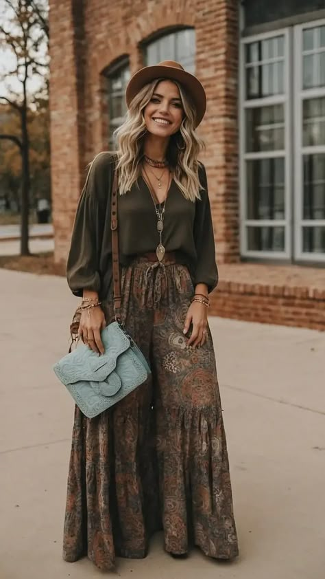 Fall in Love with 15 Edgy Bohemian Outfits for Women: Your 2024 Style Guide - TecArticles Bohemian Outfits For Women, Boho Chic Outfits Fall, Dark Hippie, Boho Chic Fall, Edgy Bohemian, Boho Winter Outfits, Bohemian Outfits, Boho Inspo, Western Casual