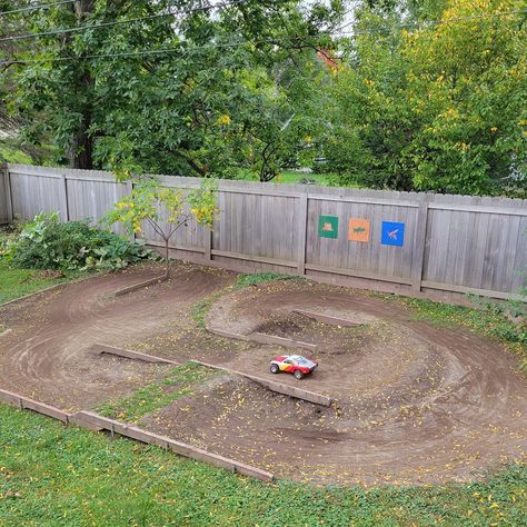 Rc Dirt Track Ideas, Rc Truck Track, Backyard Rc Track, Rc Car Tracks Backyard, Rc Track Ideas Backyards, Rc Crawler Course Ideas, Rc Crawler Course, Kids Race Track, Crawler Course