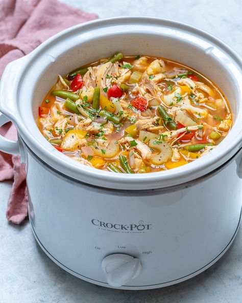 Chicken Veggie Crockpot, Chicken Zucchini Soup Crock Pot, Crock Pot Chicken Vegetable Soup, Chicken Veggie Soup Crockpot, Crock Pot Chicken Soup Slow Cooker, Crock Pot Chicken And Vegetables, Healthy Chicken Soup Crockpot, Crockpot Soup Vegetable, Chicken Vegetable Soup Crockpot