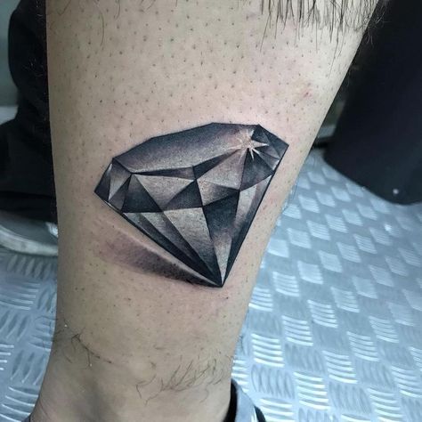 Diamante Tattoo, Black Diamond Tattoos, Small Diamond Tattoo, Diamond Tattoo Designs, Tato Tradisional, Diamond Tattoo, Gem Tattoo, Tattoo Dotwork, Girl Arm Tattoos