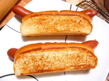 New England Style Buns for Hot Dogs and Lobster Rolls Soft Hot Dog Buns, Toasted Hot Dog Buns, Hot Dog Buns Recipe, King Arthur Recipes, Hot Dog Rolls, Gourmet Hot Dogs, Chocolate Zucchini Bread, Hot Dog Recipes, Bread Bun