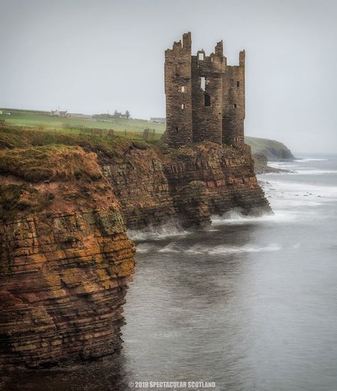 Neil McDade on Instagram: “Keiss Castle near Wick sitting delicately on these rocky cliffs. The castle was built by George, Earl of Caithness in the early 1600's but…” Wick Scotland, Keiss Castle, Wales Castle, Castle Landscape, Popeye And Olive, Castle Scotland, Scotland Castles, Abandoned Castles, Scottish Castles