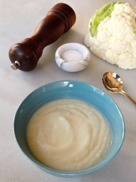 Easy 3-Ingredient Cauliflower Soup - Simple and delicious recipe for pureed Cauliflower Soup, needs only 3 ingredients. Vegan or vegetarian, gluten free, low carb, healthy, light. Easy Cauliflower Soup, Light Soups, Cauliflower Soup Recipes, Easy Cauliflower, Vitamix Recipes, Roasted Root Vegetables, Passover Recipes, Cauliflower Soup, Simply Recipes