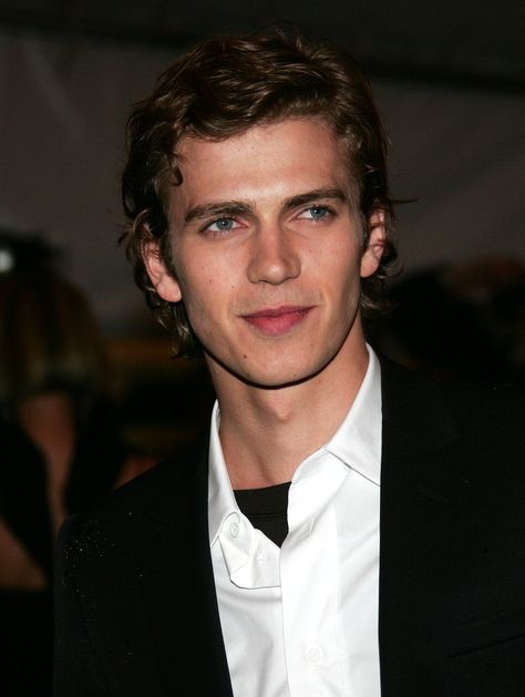 Hayden Christensen Shirtless, 90s Hairstyles Men, Anakin Vader, Star Wars Anakin, The Cardigans, Aaron Warner, Hayden Christensen, Jason Todd, Millennium Falcon