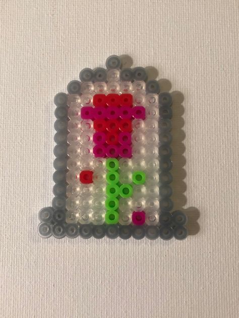 Perler beads Peter Bead Ideas, Hamer Beads Ideas, Perla Beads Patterns Ideas, Pearlier Beads Patterns, Peeler Bead Ideas Easy, Aesthetic Melty Beads, Mini Perler Bead Ideas, Small Perler Designs, Pearl Or Bead Ideas Cute