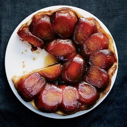 Don’t wait too long before inverting this vanilla bean tarte tatin recipe; the caramel will stick if it gets cold. This is part of Tarte Tartin, Tarte Tatin Recipe, Pastry Cook, Halloween Food Desserts, Thanksgiving Pies, Frozen Puff Pastry, French Desserts, Recipe Board, Halloween Desserts