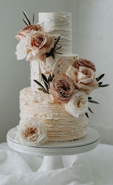 wedding cake, the most beautiful wedding cake, elegant wedding cake, wedding cake design, wedding cake inspiration, wedding cake photos, opulent wedding cake, wedding cake pictures, wedding cakes, wedding cake trends Trending Wedding Cakes, Wedding Cake Neutral, Cake With Pictures, Wedding Cake Elegant, Cake Design Wedding, Wedding Cake Trends, Wedding Cake Options, Elegant Backdrop, Opulent Wedding