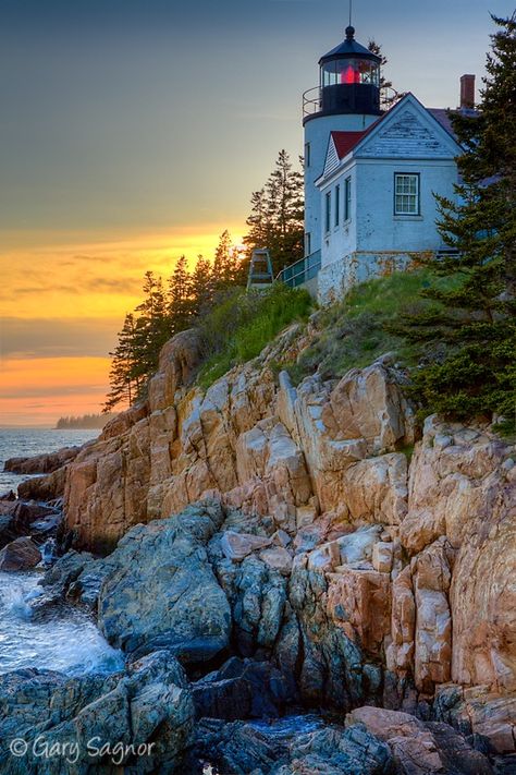 Bass Harbor Head Light, Acadia National Park  ~  I was there when I was a kid, I'd like to go back! Bass Harbor Lighthouse, Acadia National Park Camping, Maine Lighthouses, Mount Desert Island, Lighthouse Pictures, Beautiful Lighthouse, Acadia National Park, Head Light, Beautiful World