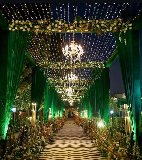 Green Walkway, Diy Wedding Arch Flowers, Hindu Wedding Decorations, Haldi Ceremony Decorations, Wedding Walkway, Indian Wedding Decorations Receptions, Wedding Gate, Simple Stage Decorations, Diy Wedding Arch