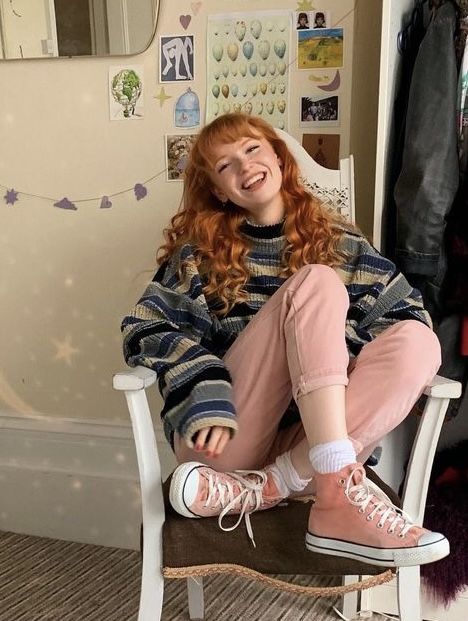 Ginger Outfits Style, Fangirl Rainbow Rowell Aesthetic, Red Head Fashion Outfits, Ginger Girl Outfits, Midwest Princess Aesthetic, Quirky Girl Aesthetic, Outfits For Gingers, Red Head Outfits, Clary Fairchild Aesthetic