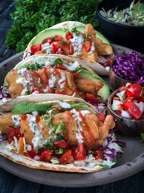 Vegan Fish Tacos, Tofu Fish, Vegan Tacos Recipes, Tacos Vegan, Fish Taco Sauce, Baja Fish Tacos, Tofu Tacos, Vegan Taco, Vegetarian Tacos