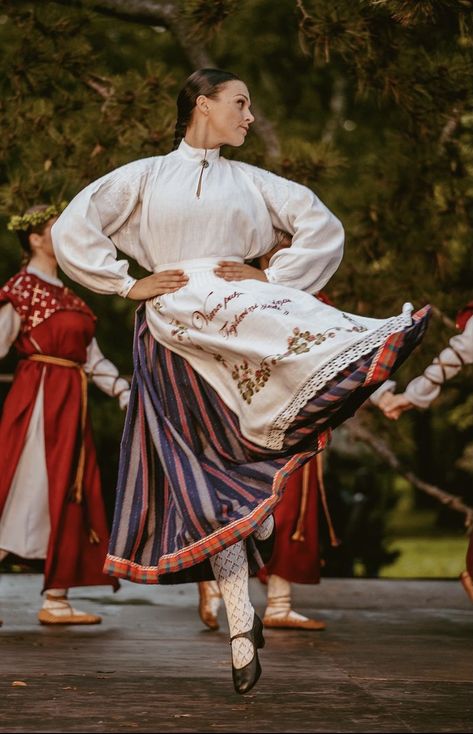 Latvian Folk Costume, Baltic Paganism, Baltic Culture, Lv Tattoo, Slavic Aesthetic, Slavic Folklore, Scandinavian Traditional, Traditional Dance, Folk Dance