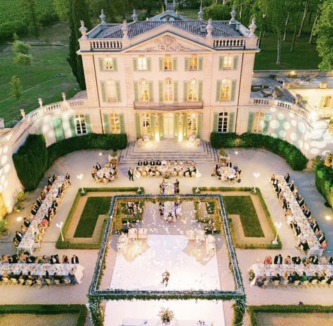 Chateau de Tourreau French Ballroom Wedding, Chateau Wedding Reception, Wedding At Mansion, Mansion Wedding Ideas, Wedding Venue Layout, Luxurious Wedding Reception, Chateau Wedding France, Princess Wedding Theme, Wedding Chateau