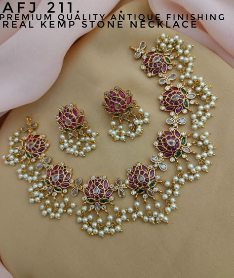 Latest 20 Grams Gold Necklace Designs, Indian Jewelry Sets Simple, Desi Jewellery, Vintage Indian Jewelry, Fashion Jewelry Necklaces Gold, Simple Necklace Designs, Bridal Jewellery Earrings, Wedding Jewelry Sets Bridal Jewellery, Indian Wedding Jewelry Sets