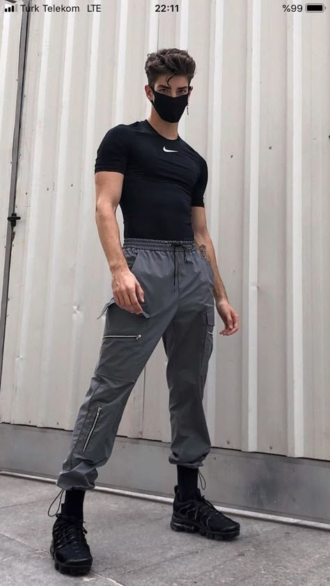 Tshirt Outfit Men, Techno Outfit, Herren Style, Mens Trendy Outfits, Men Stylish Dress, Black Outfits, Mens Outfit Inspiration, Mens Fashion Streetwear, Mens Fashion Casual Outfits