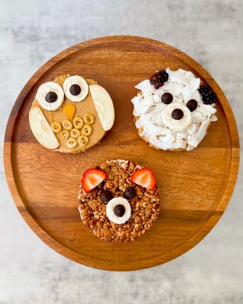 Easy chocolate rice cake animals! IG - Caitsbakes331 - Caitlin Rice Simple Food Art, Animal Rice Krispie Treats, Bear Snacks For Kids, Owl Rice Cake Snacks, Animal Breakfast For Kids, Animal Pancakes Kids, Chocolate Rice Cakes, Cake Animals, Rice Cake Snacks