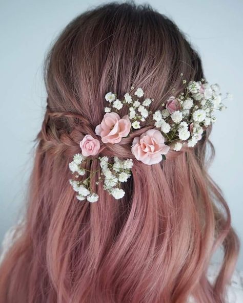 Pink Flowers In Hair, Pink Hair Wedding, Pink Hair Bride, Korean Salon, Pink Wedding Hair, Engagement Look, Floral Wedding Hair, Hairdo Wedding, Simple Wedding Hairstyles