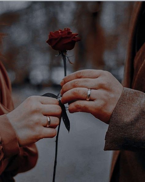 Noor Khan❤ Heart Dpz Love, Aesthetic Couple Hands, Aesthetic Whatsapp Dp, Aesthetic Boys Dp, Couple Hands Aesthetic, Whatsapp Dp For Boys, Dp For Boys, Bff Hands Aesthetic, Couple Hands