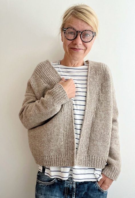 Patons Classic Wool, Knitting Sweaters, Crochet Clothes For Women, Crochet Cardigan Pattern, Stockinette Stitch, Sweater Knitting Patterns, Cardigan Pattern, 가을 패션, Knit Fashion