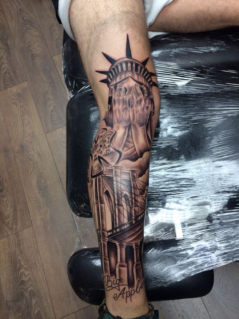 Start of a New York leg sleeve New York Theme Tattoo Sleeve, Nyc Leg Tattoo, New York Leg Tattoo, Brooklyn Tattoo Ideas New York, New York Tattoo Ideas For Men, Bronx Tattoo Ideas, Brooklyn Tattoo Ideas, New York Tattoo Ideas, Nyc Tattoo Ideas