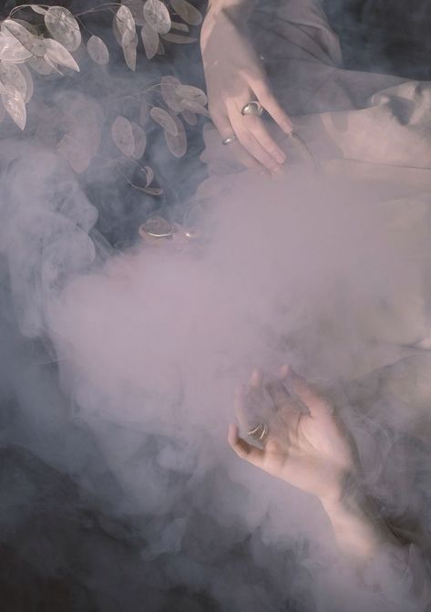 Air Aesthetic Element White, Kristi Aesthetic, Wind Fairy Aesthetic, Prophetic Dreams Aesthetic, Air Elemental Aesthetic, Aerokinesis Aesthetic, White Mage Aesthetic, Archfey Aesthetic, White Fantasy Aesthetic