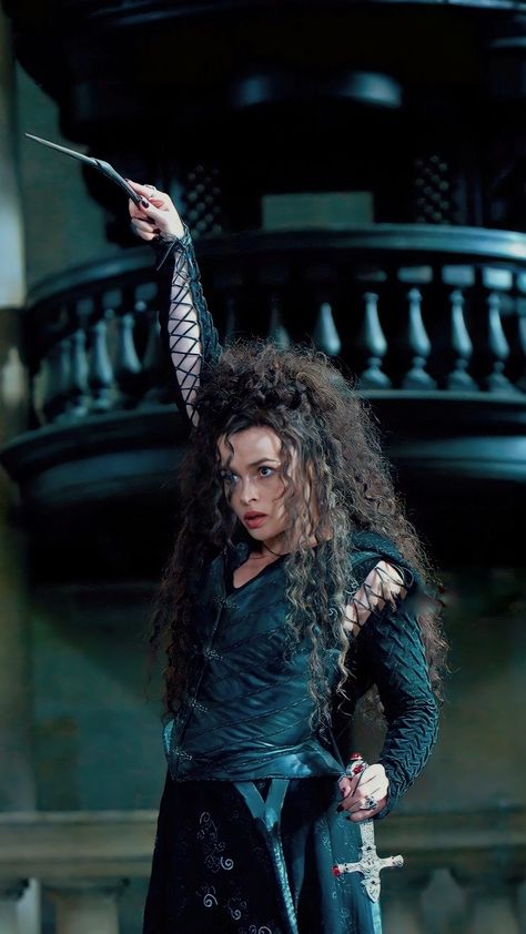 Bellatricks Lestrange, Bellatrix Halloween Costume, Bellatrix Lestrange Costume Diy, Bellatrix Halloween, Belatrix Lestrange, Bellatrix Lestrange Costume, Bellatrix Lestrange Aesthetic, Harry Potter Bellatrix Lestrange, Harry Potter Theme Birthday