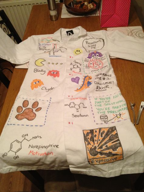 Summer Health Careers Camp Idea: Decorate our own lab coats! Lab Coat Decorating Ideas, Biology Ideas, Play Doctor, Human Biology, Second Grade Science, Brain Based Learning, Lab Week, Stem Classes, Summer Health