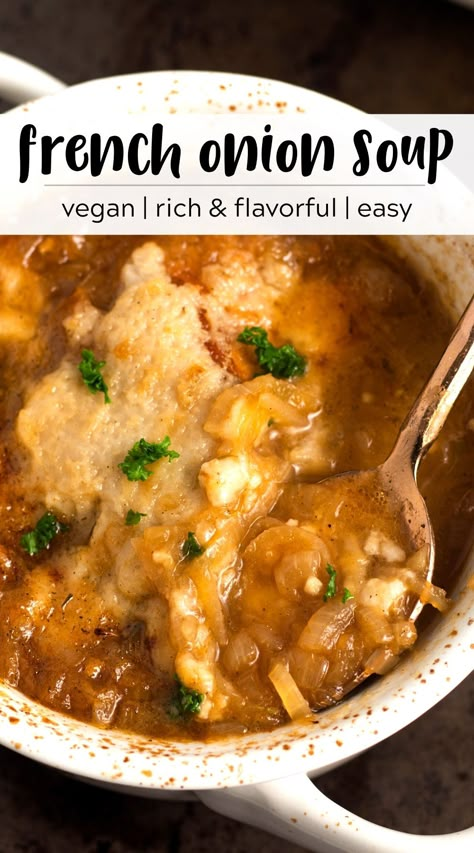 Vegan French Onion Soup, Vegetarian French Onion Soup, Homemade French Onion Soup, Baguette Slices, Classic French Onion Soup, Toasted Baguette, Cheese Vegan, Vegan French, French Onion Soup Recipe